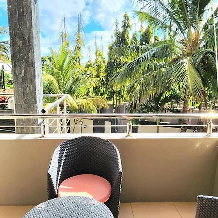 Number 7, 2Nd Floor, Pebble Bay Apartments With Garden View Grand Baie Esterno foto
